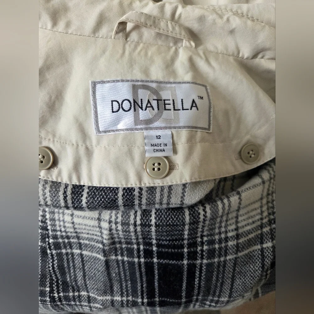 Donatella Double Breasted Beige Trench Coat Womens Size 12 - Picture 7 of 16
